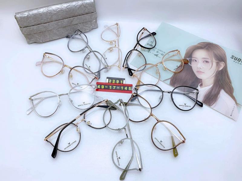 Mắt kính Nhật Bản