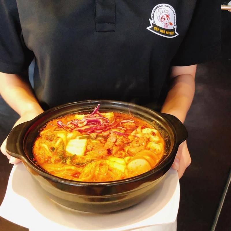 Bếp nhà Mây Mây