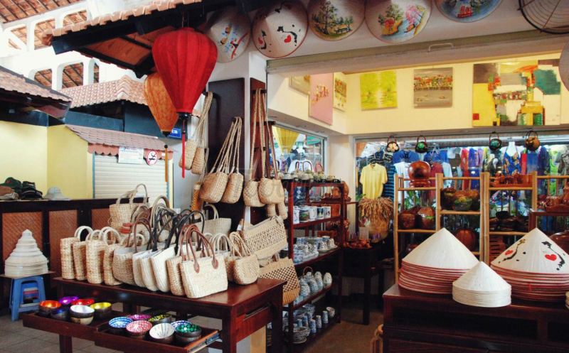 Khung cảnh bên trong chợ cổ Cần Thơ