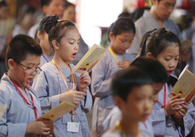 Tụng đọc kinh Phật chỉ góp phần trợ duyên đưa đến định, trong khi mục đích chính của tụng kinh là để biết con đường, phương pháp thực hành thiền định