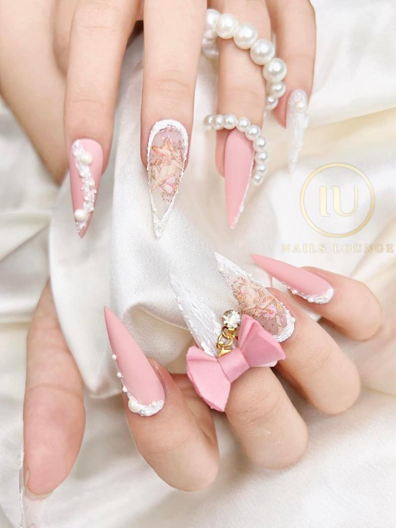 IU Nails Academy