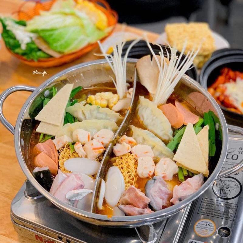 Món lẩu kim chi bánh xếp cực ngon