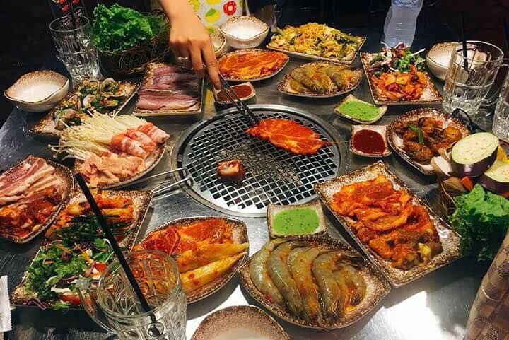Không gian quán KuShin BBQ