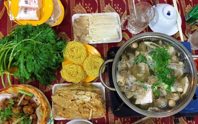 Lẩu dê hấp dẫn, thơm ngon