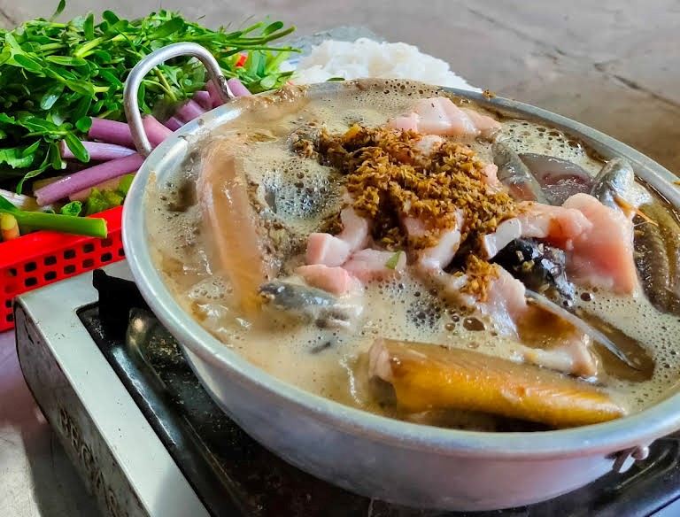 Lẩu Mắm 75