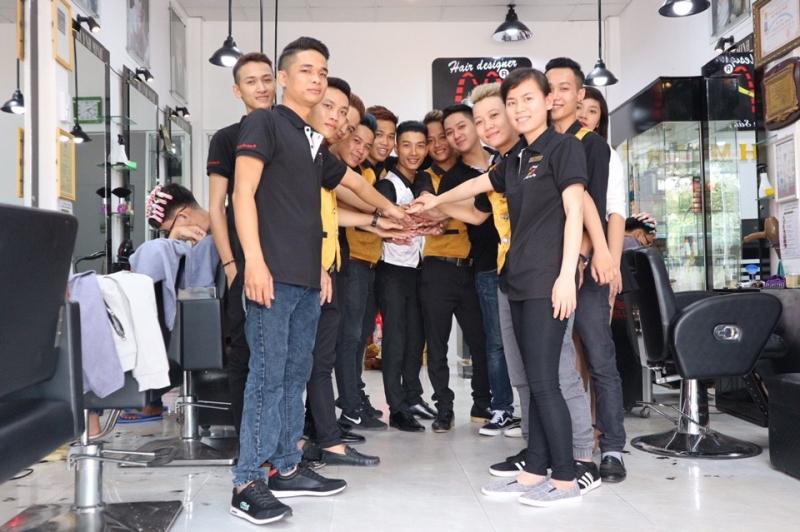 Huỳnh Minh từng đoạt nhiều giải thưởng uy tín trong nghề tạo mẫu tóc Việt Nam