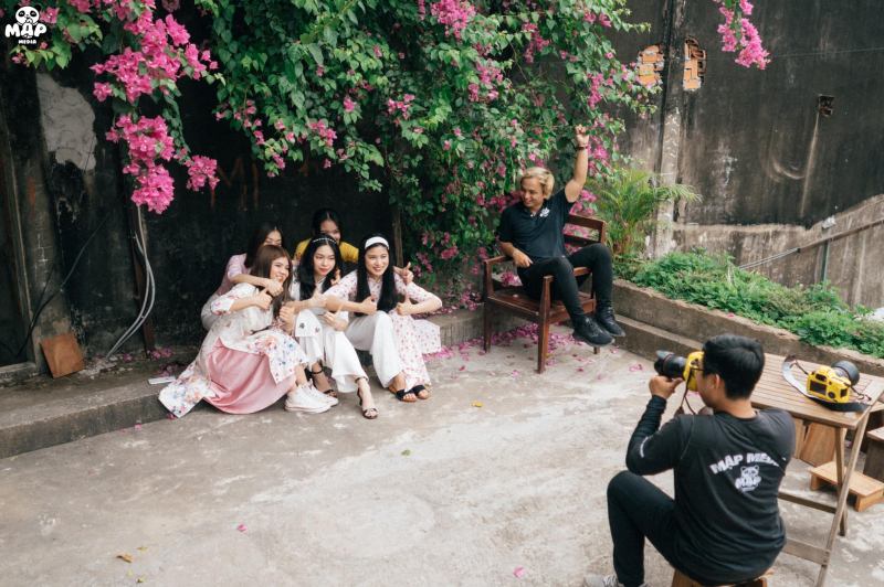 Đến với Mập Media, bạn có thể trải nghiệm dịch vụ chụp ảnh kỷ yếu chất lượng với nhiều ý tưởng sáng tạo, độc đáo