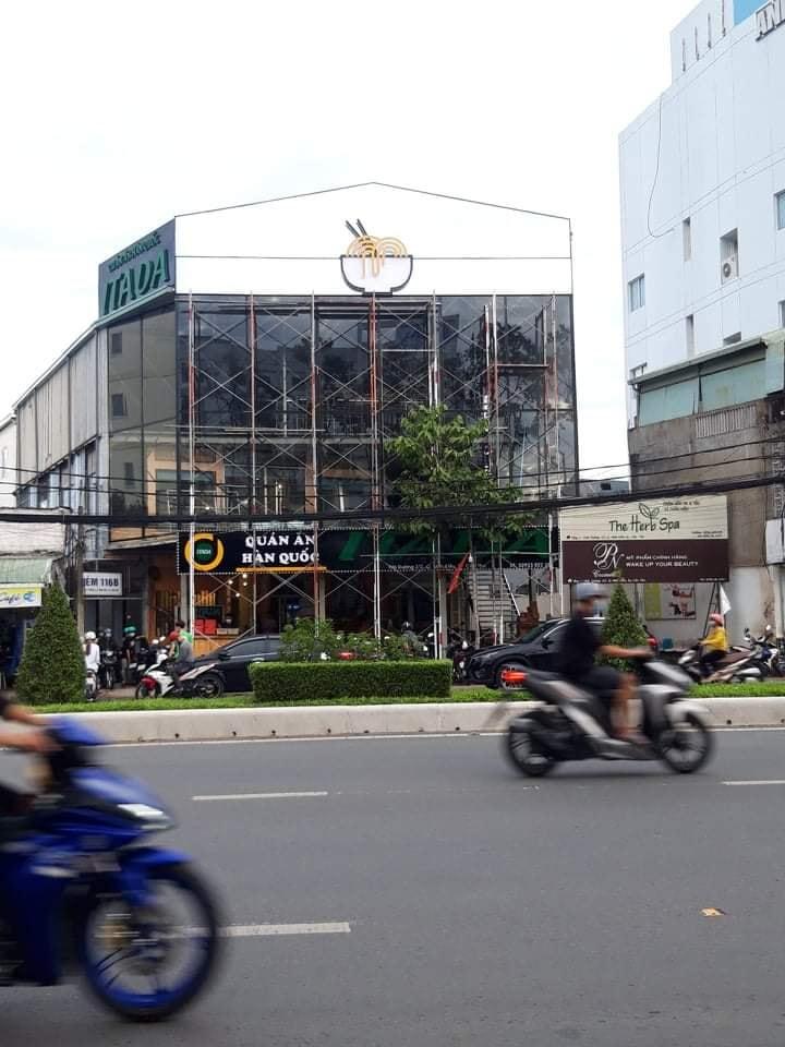 Nhôm kính Trần Sách