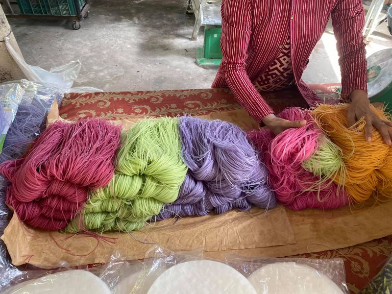 Lò Hủ Tiếu Sáu Hoài