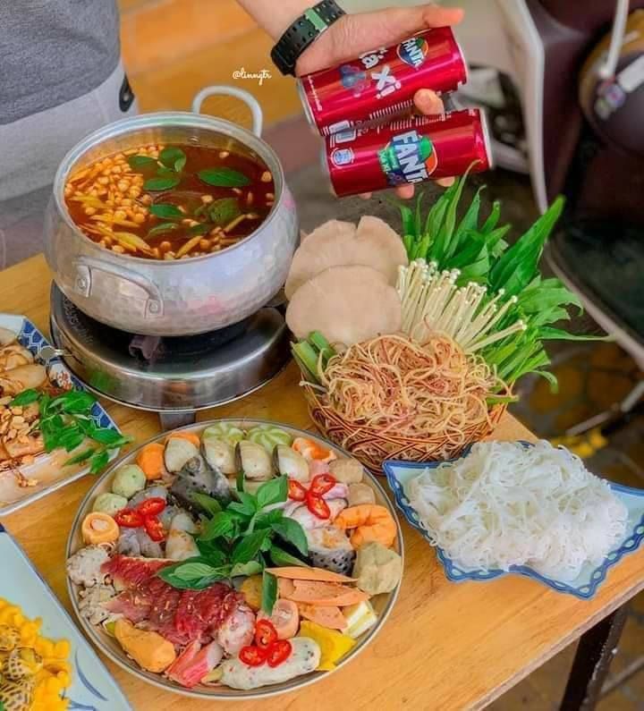 Món lẩu thơm ngon, bắt mắt tại Quán Choén