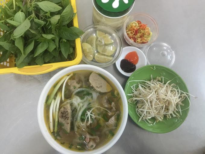 Quán Phở Nga