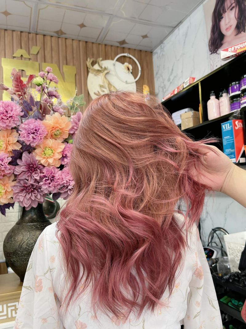 Salon Quốc Tiến