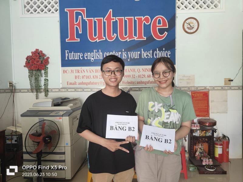 Trung tâm khen thưởng những học viên có thành tích học tập tốt